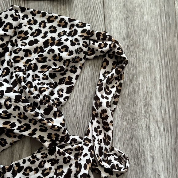 Leopard Wrap Dress - Picture 5 of 16